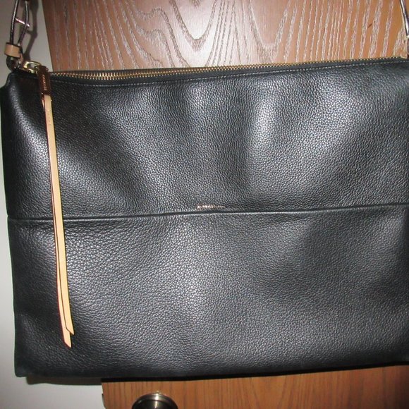 COACH Highrise Black Pebbled Leather Shoulder Bag in Store-Bought / X Condition - Picture 9 of 10